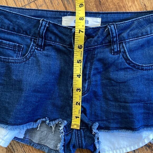 O T B Juniors Raw Hem Jean Shorty Shorts Size 1 - Picture 7 of 8